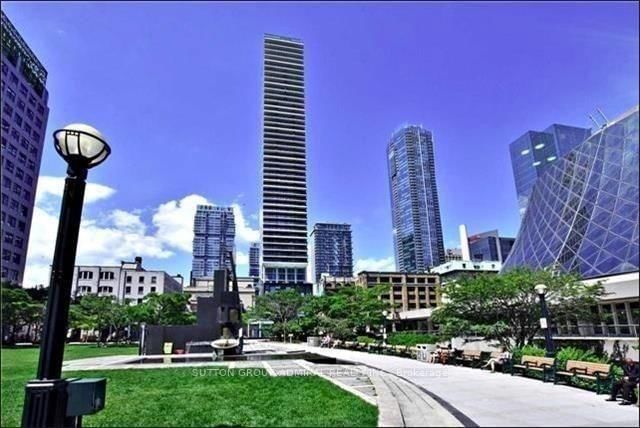 1405 - 224 King Street