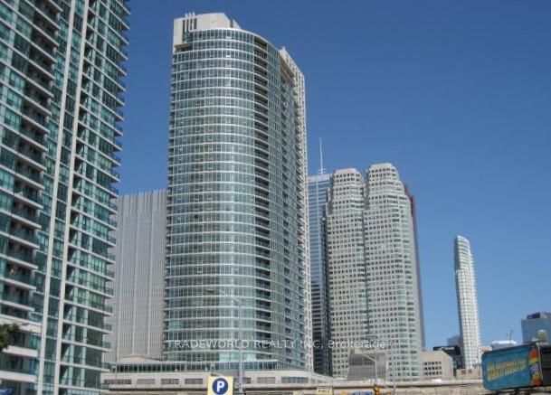 1111 - 18 Yonge Street