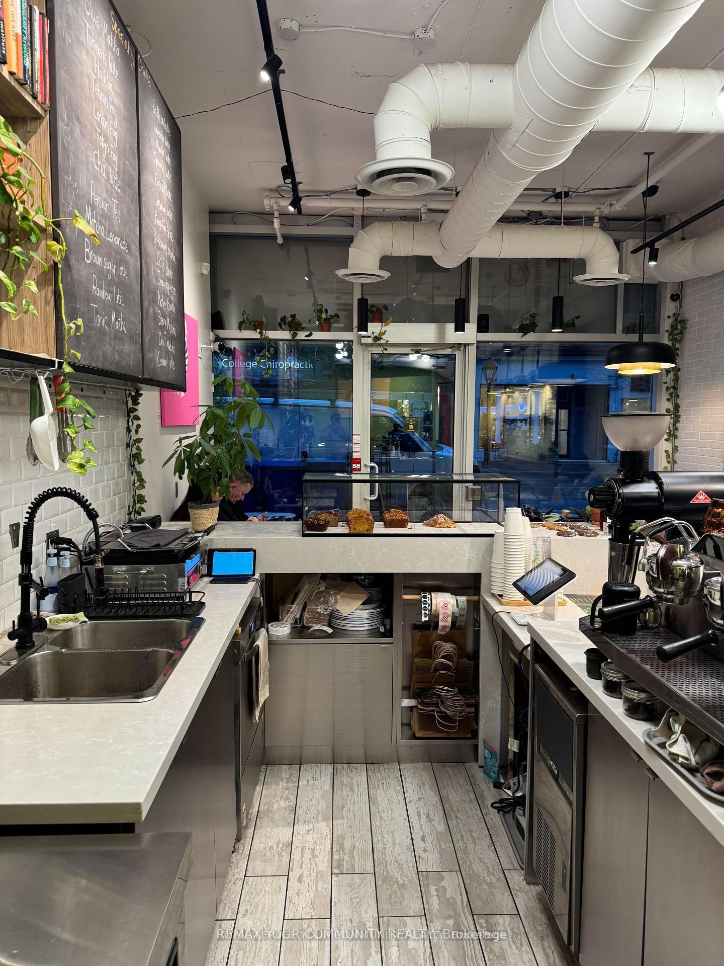 799 College Street, Unit 101 - Photo 15