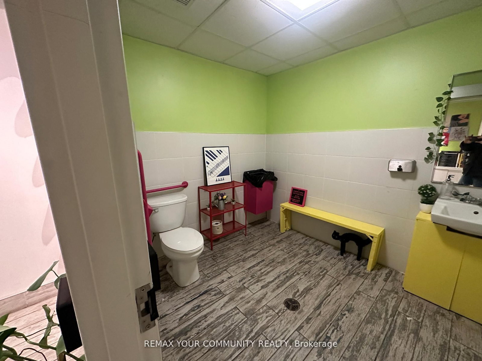 799 College Street, Unit 101 - Photo 29