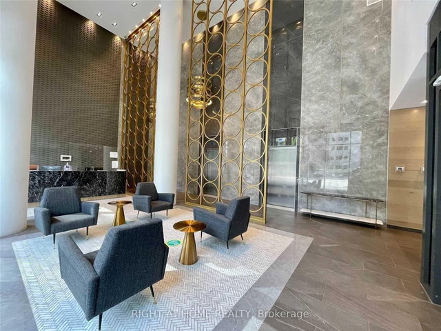 1501 - 330 Richmond Street W