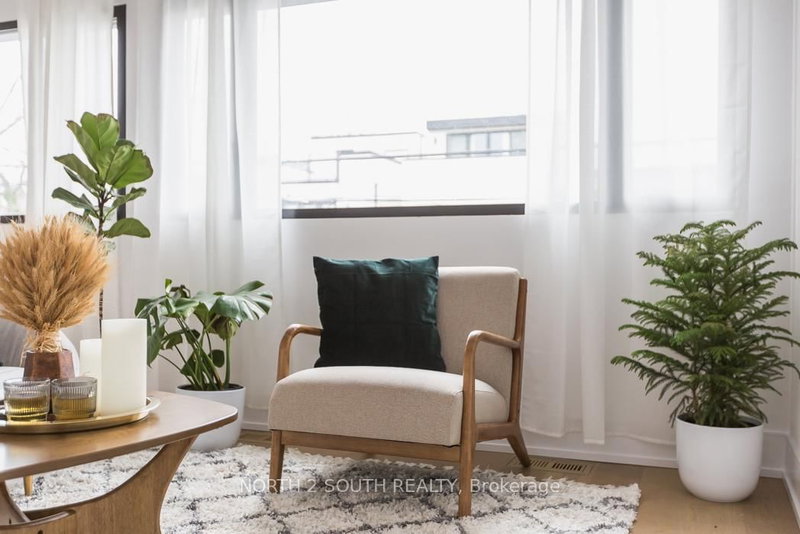 B - 918 Manning Ave, Toronto, M6G 2X4 | Image 2