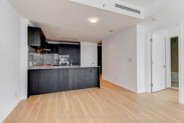 4702 - 180 University Avenue