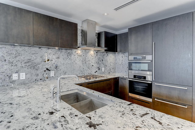 4702 - 180 University Avenue