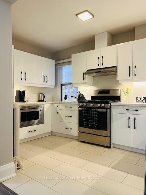 2nd Floor - 487 Clinton Street