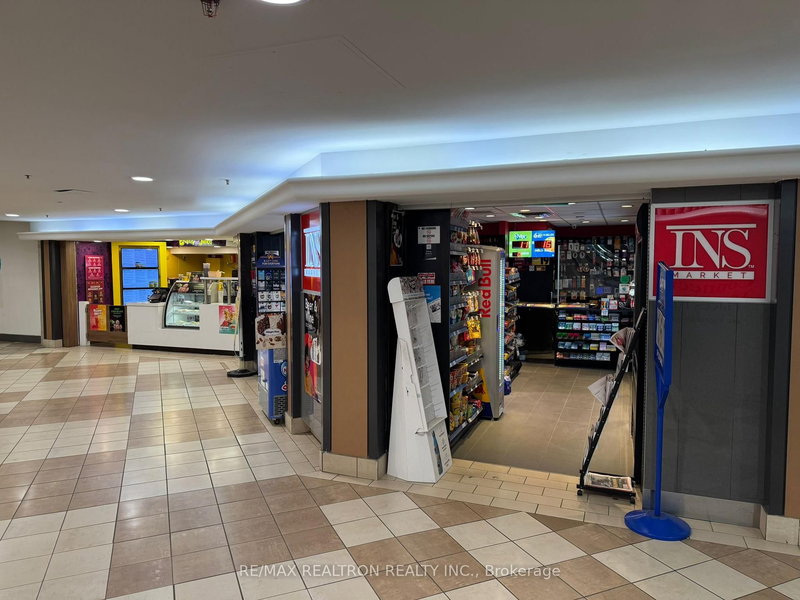 R9 - 2 Bloor St, Toronto, M4W 3E2 | Image 2