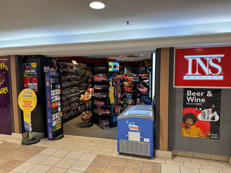 R9 - 2 Bloor St, Toronto, M4W 3E2 | Image 3