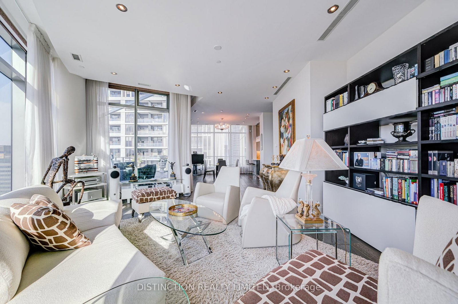 77 Charles Street W • #1603 • Toronto, ON photo 10