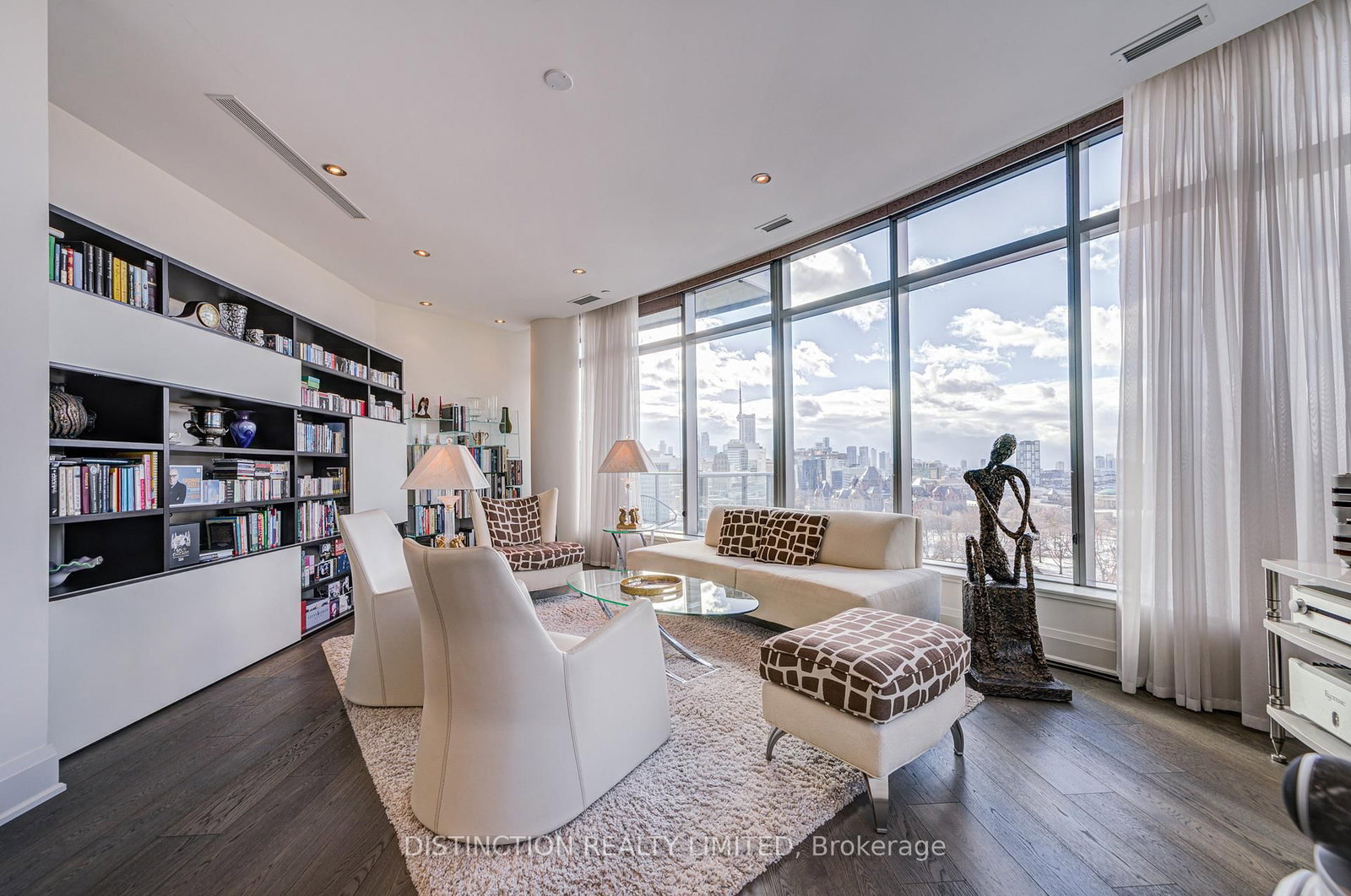 77 Charles Street W • #1603 • Toronto, ON photo 11