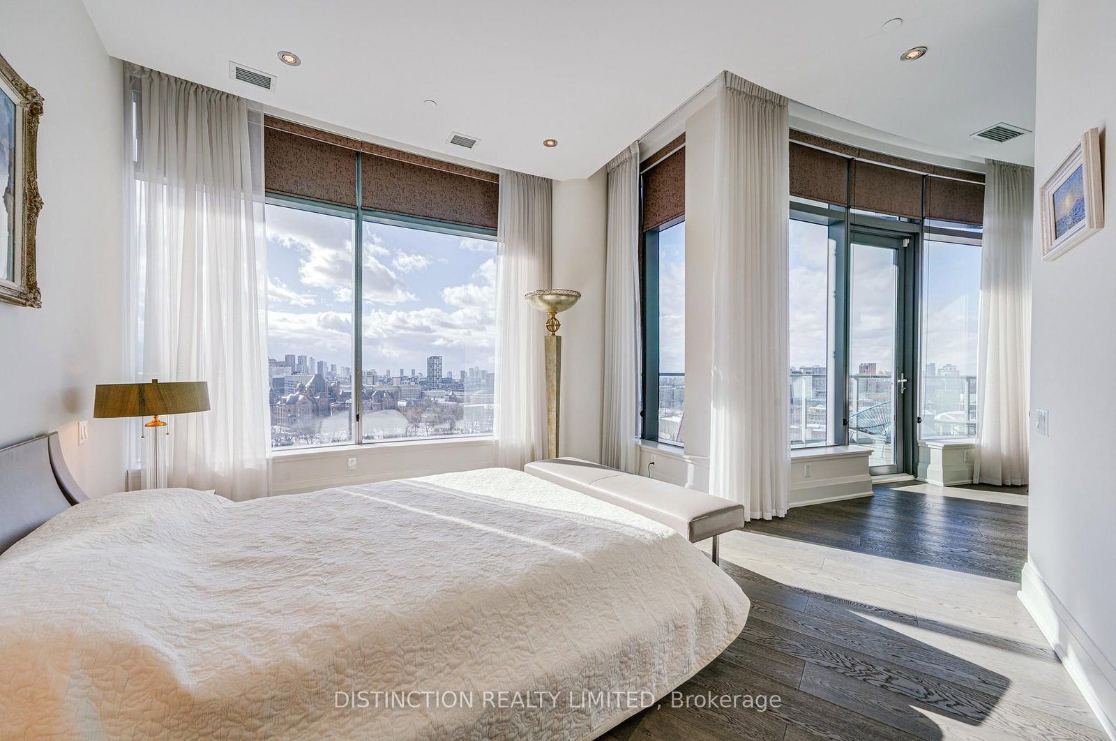 77 Charles Street W • #1603 • Toronto, ON photo 21