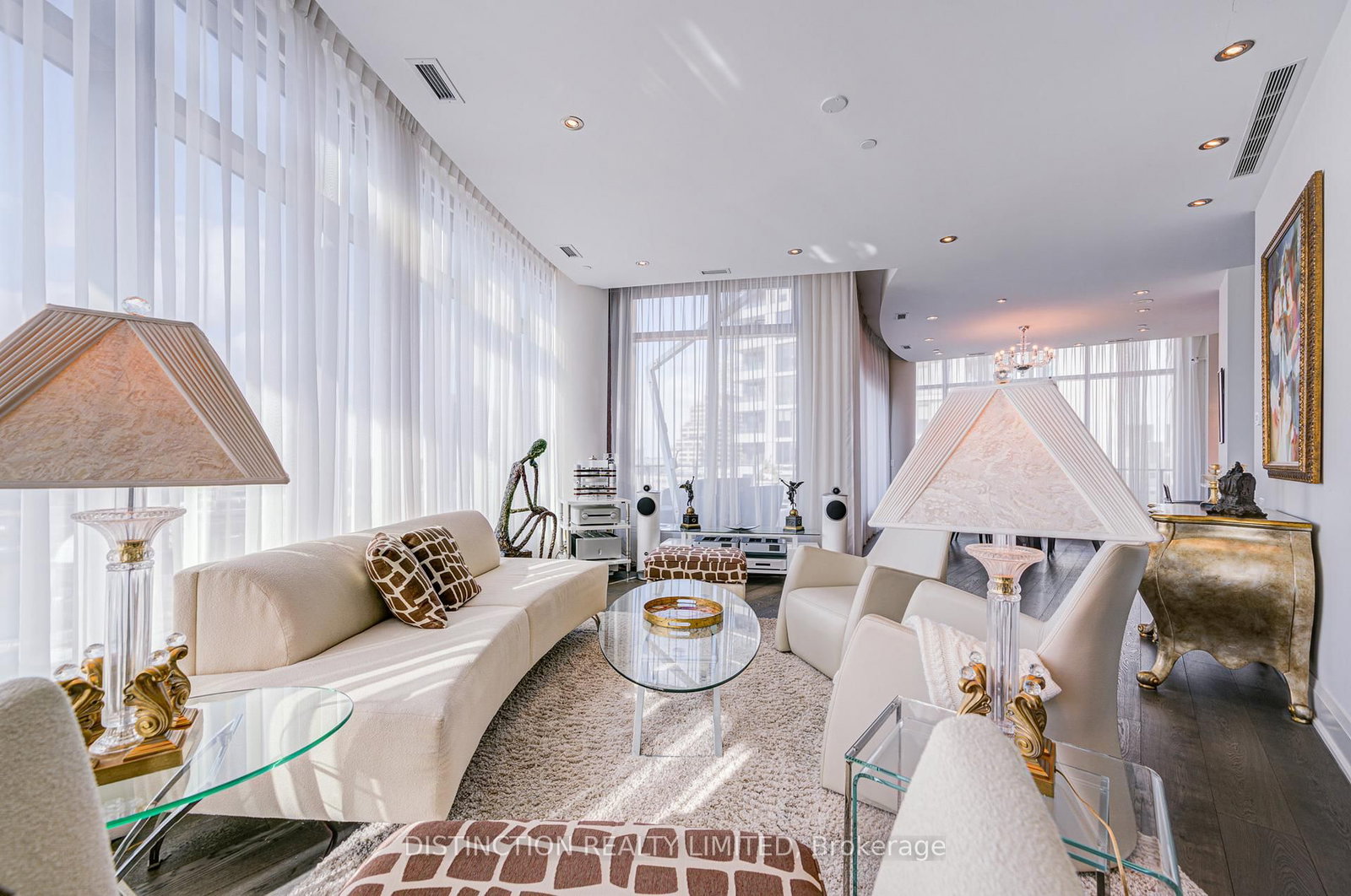 77 Charles Street W • #1603 • Toronto, ON photo 8