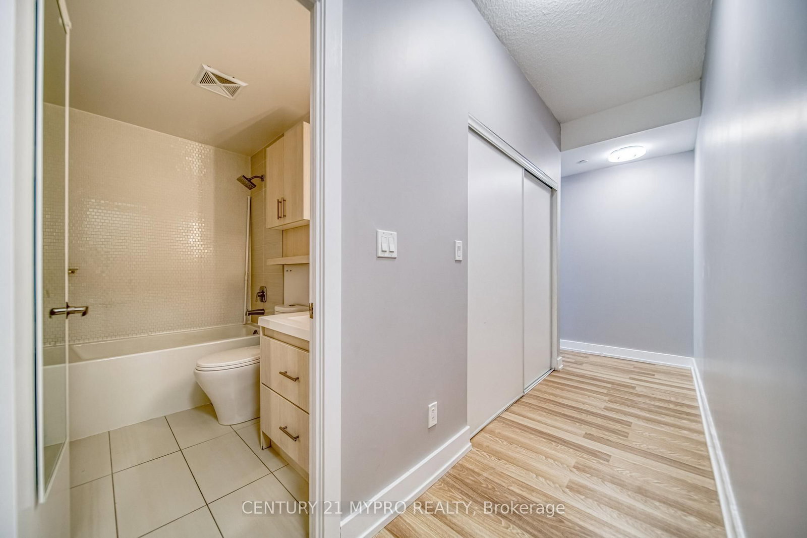 Condo for lease at 1302-150 Fairview Mall Drive, Toronto, Ontario, M2J 0E7 - Don Valley Village - MLS: C12796958