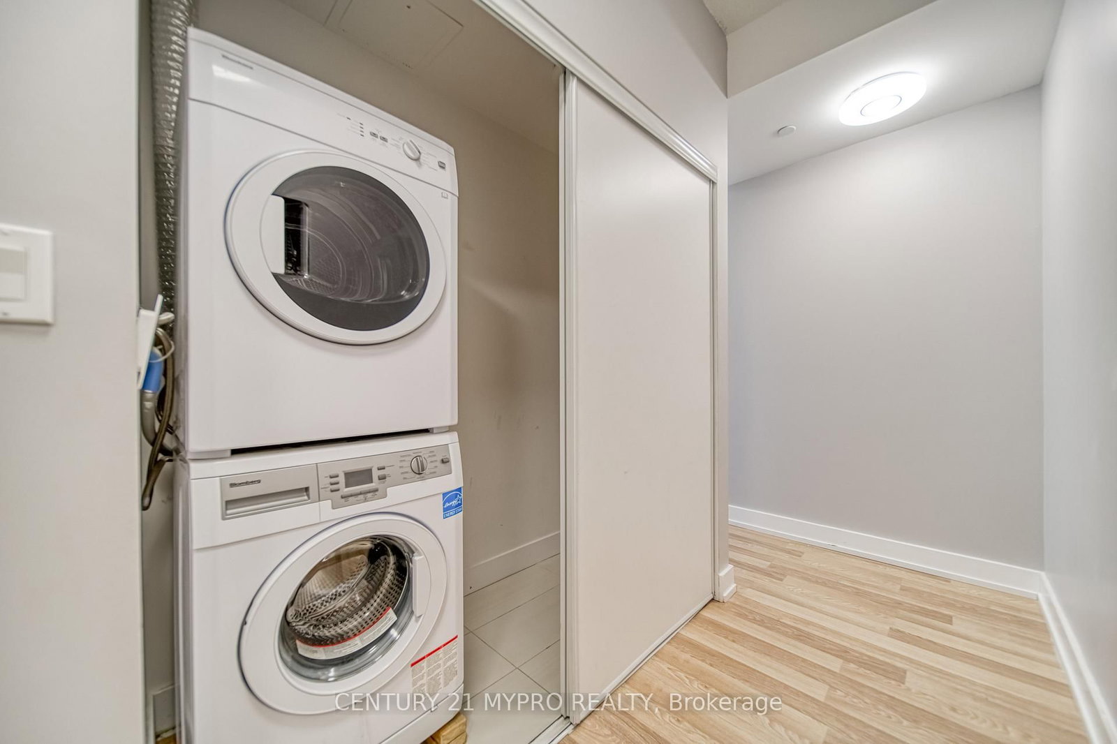 Condo for lease at 1302-150 Fairview Mall Drive, Toronto, Ontario, M2J 0E7 - Don Valley Village - MLS: C12796958