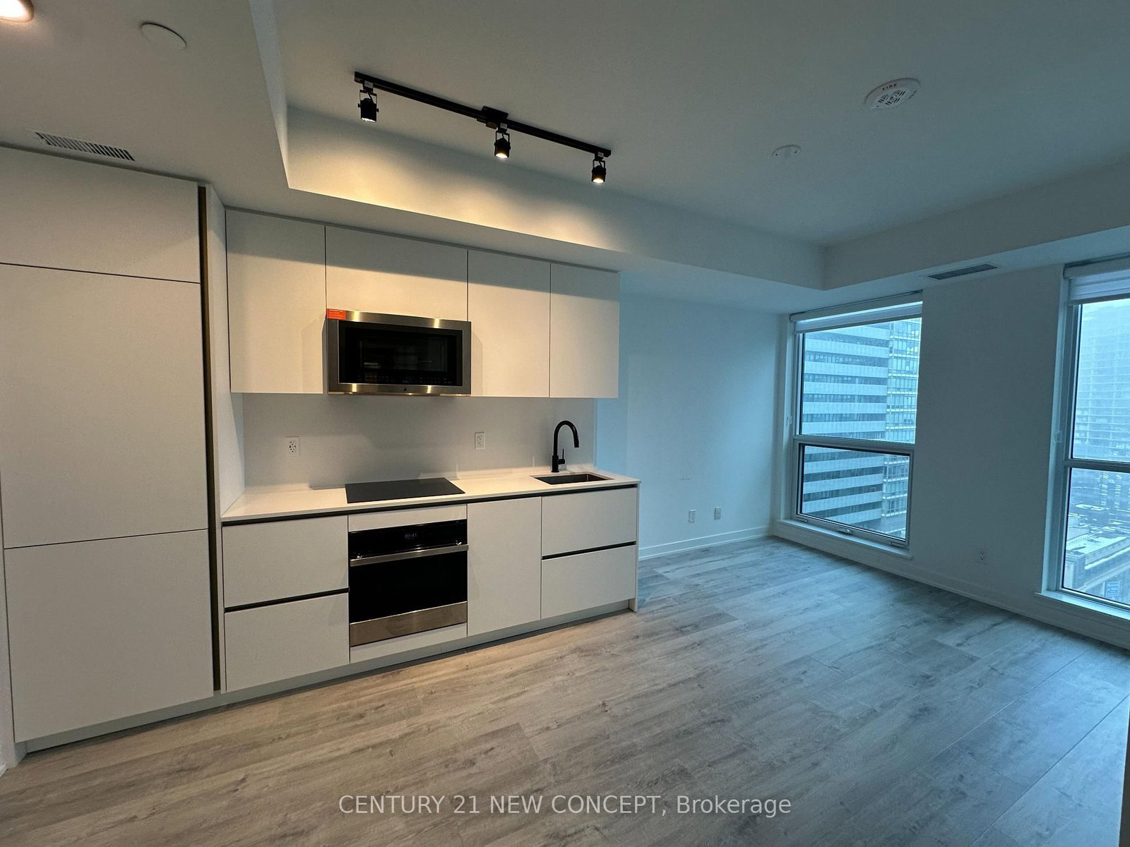 327 King Street W, Unit 1708 - Photo 10