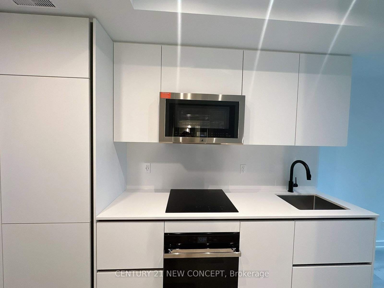 327 King Street W, Unit 1708 - Photo 8