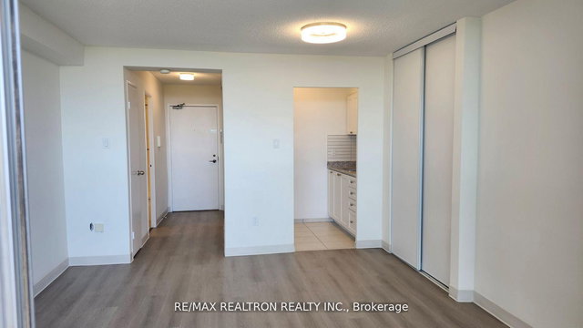 904 - 21 Vaughan Road