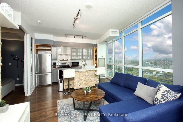 3211 - 215 Fort York Boulevard