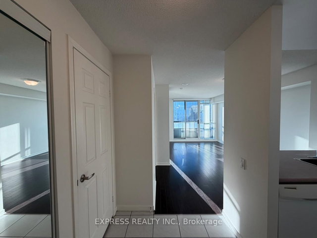 1505 - 8 Hillcrest Avenue