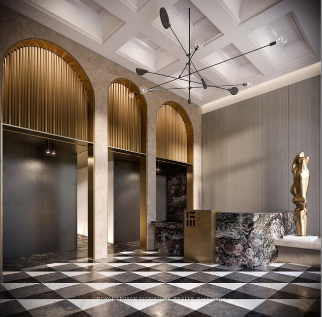 801 - 123 Portland Street