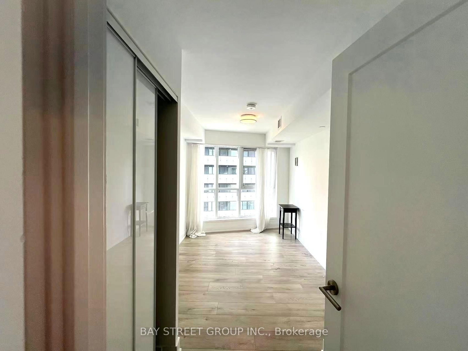 585 Bloor Street, Unit 822 - Photo 3