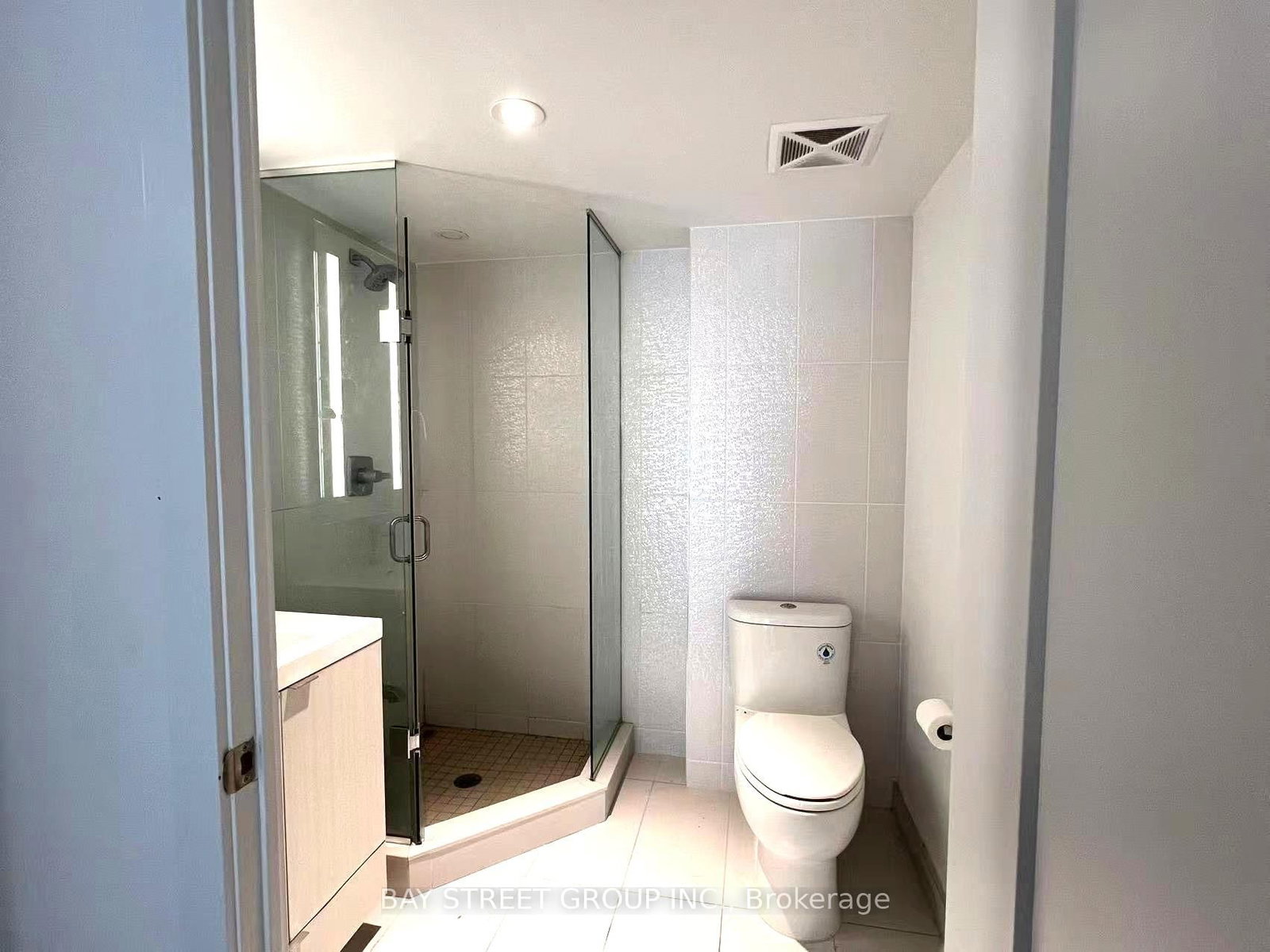 585 Bloor Street, Unit 822 - Photo 4