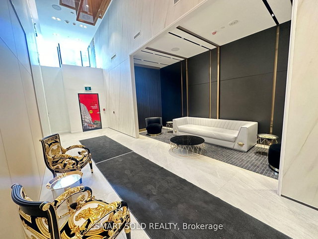 708 - 319 Jarvis Street