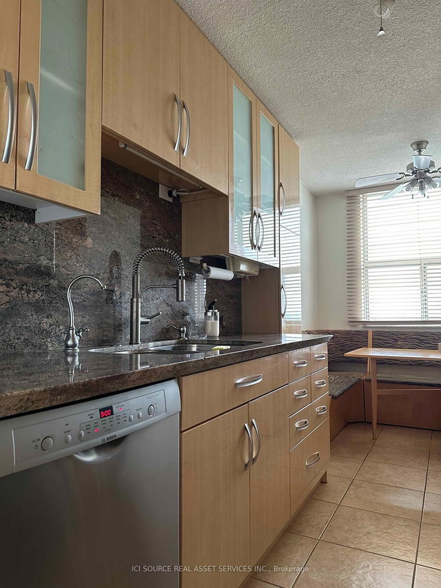 1712 - 205 Hilda Avenue