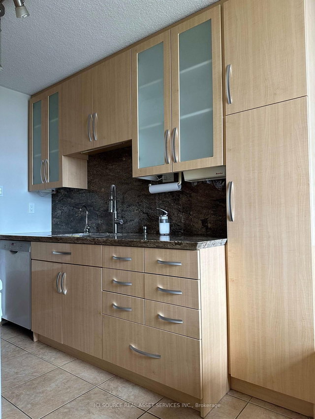 1712 - 205 Hilda Avenue