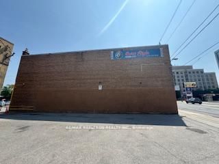 2831 Bathurst Street - Photo 2
