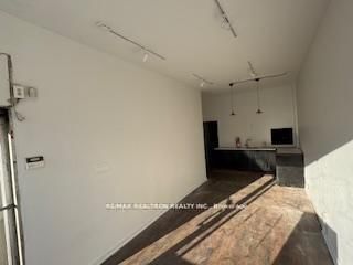 2831 Bathurst Street - Photo 9