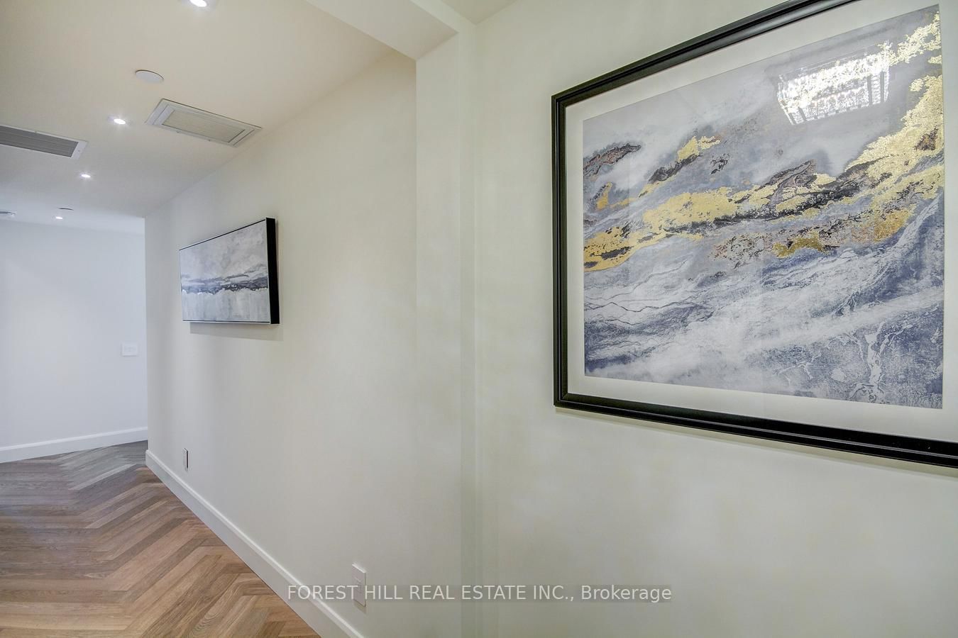 Listing Image 41