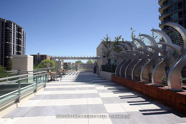 2010 - 18 Holmes Avenue