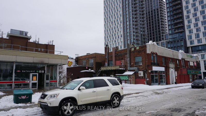 580 Bloor St W, Toronto, M6G 1K1 | Image 3