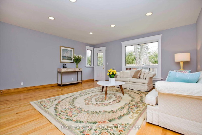 46 Overton Cres, Toronto, M3B 2V2 | Image 3