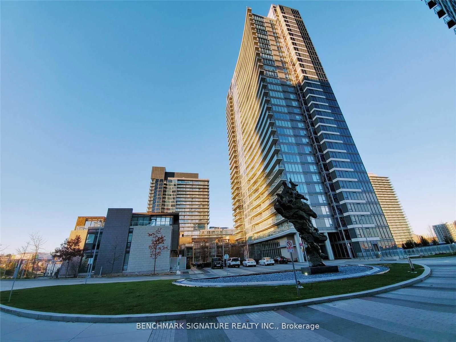 121 Mcmahon Drive, Unit 1103 - Photo 13