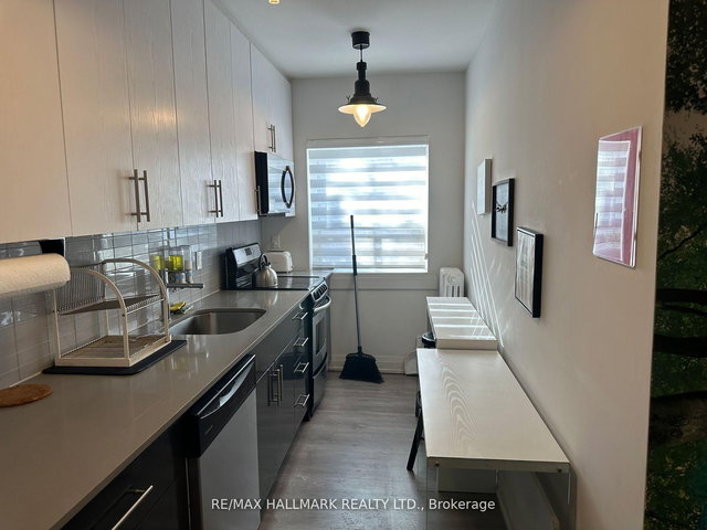 5 - 595 St Clair Avenue W