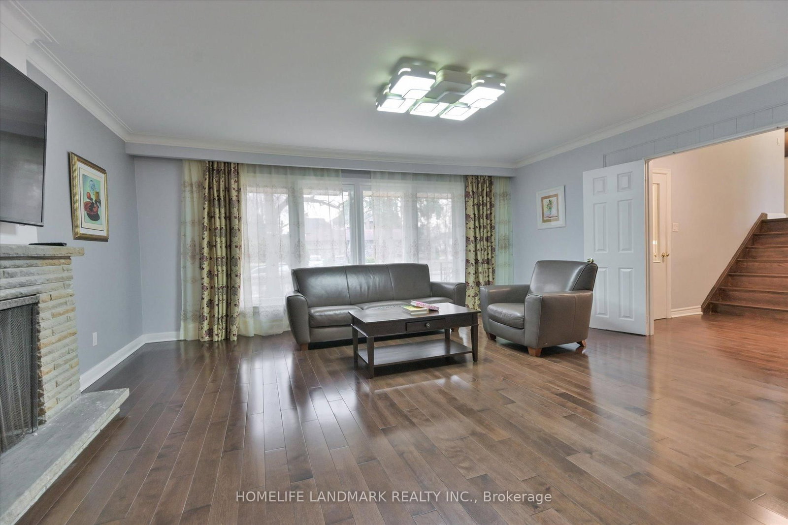 Listing Image 8
