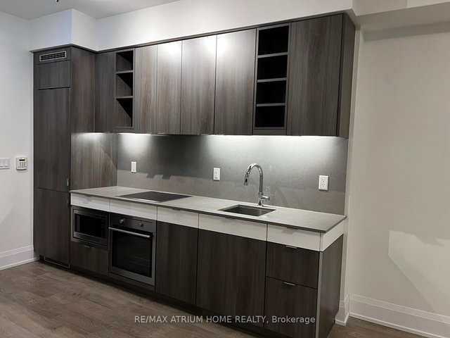 1301 - 101 Erskine Avenue