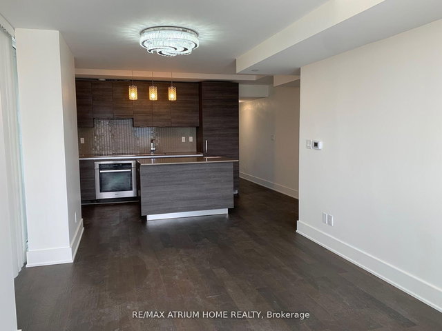 801 - 200 Bloor Street W