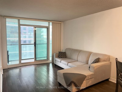 2108-30 Grand Trunk Crescent, Toronto, Ontario image-0-1
