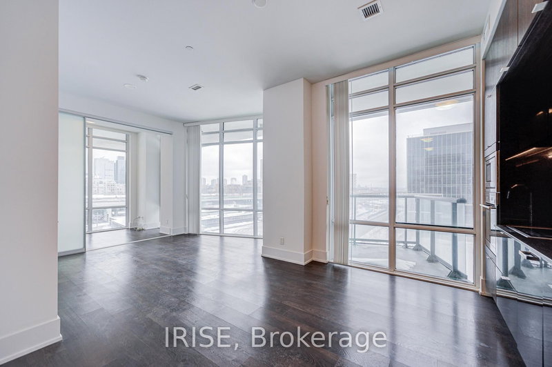 home for lease on 601-15 Merchants' Wharf null