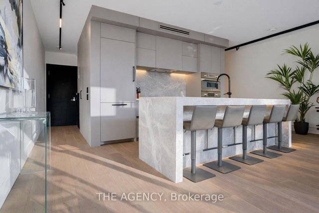 704 - 75 Portland Street