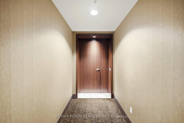 2209 - 180 University Avenue