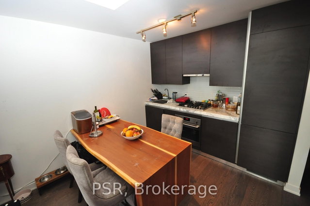 1009 - 629 King Street W
