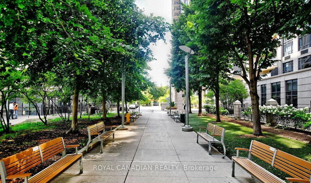 2710 - 4978 Yonge Street