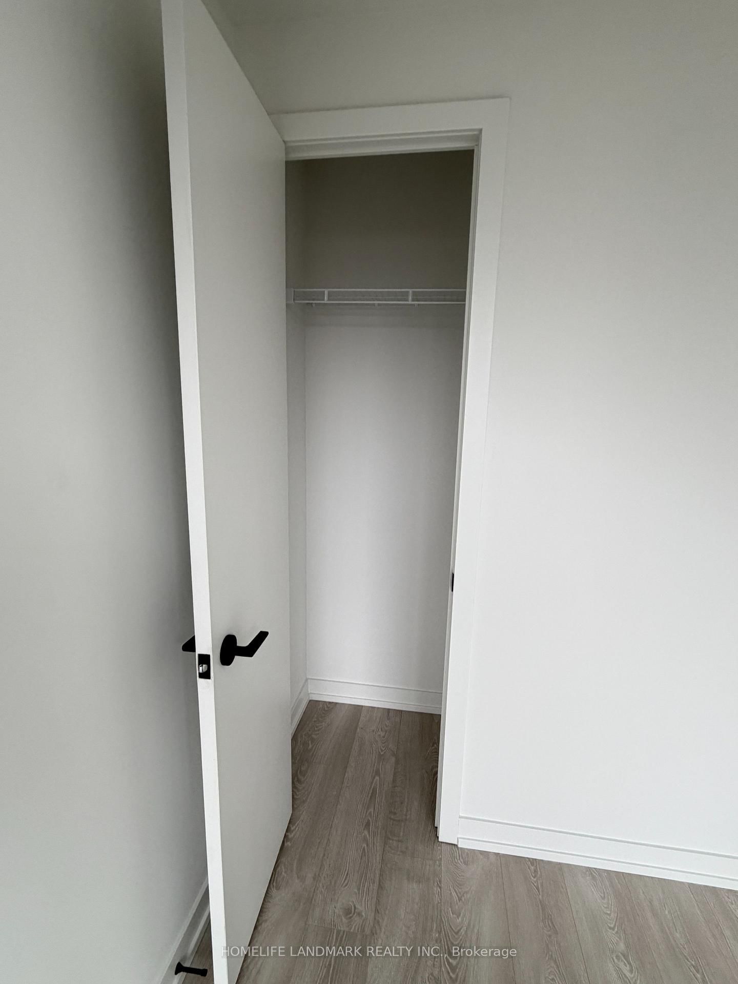 35 Parliament Street, Unit 822 - Photo 13