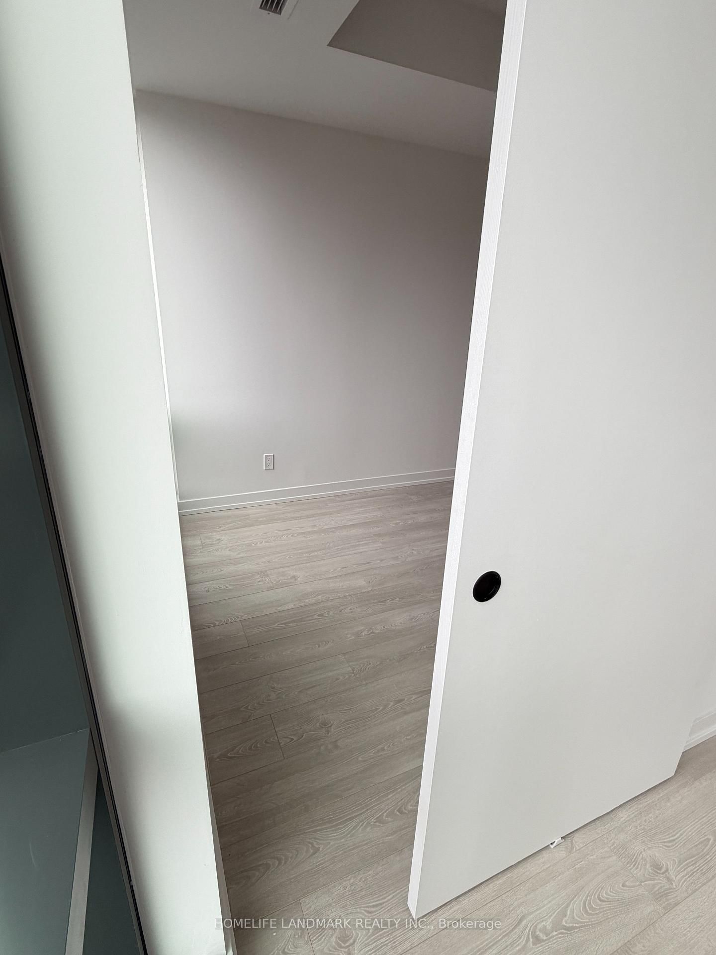 35 Parliament Street, Unit 822 - Photo 15