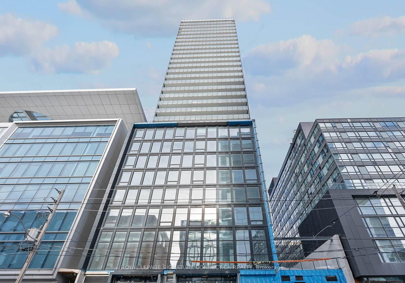 home for lease on 1706-284 King Street E