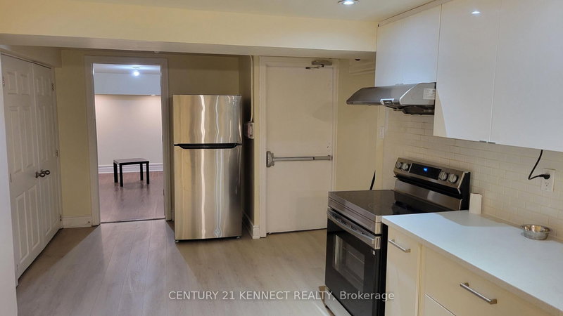 Lower - 181 Augusta Ave, Toronto, M5T 2L4 | Image 2