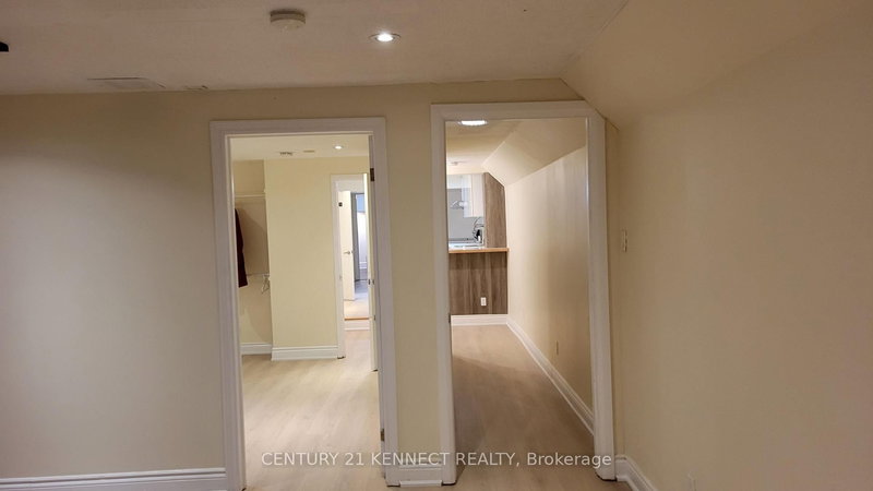 Lower - 181 Augusta Ave, Toronto, M5T 2L4 | Image 3